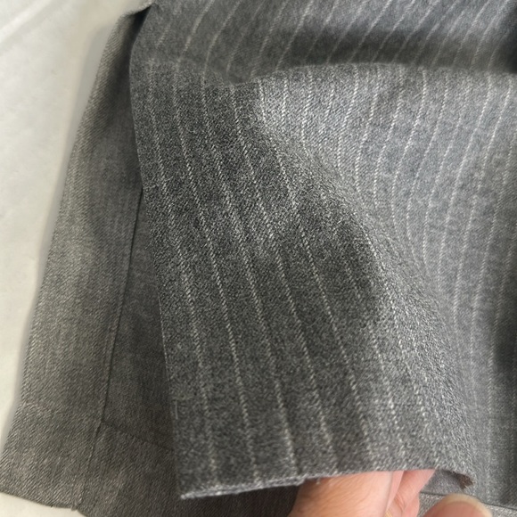 Eddie Bauer Women’s Size Small Petite Gray Wool Blend Long Sleeve Button Down - Picture 7 of 12